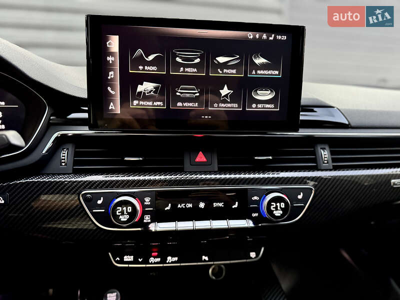 Седан Audi S4 2022 в Киеве