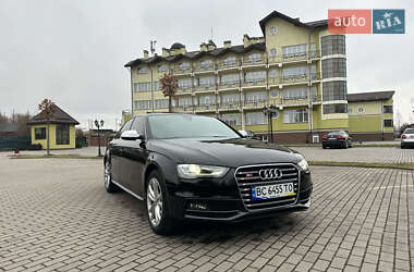 Седан Audi S4 2012 в 