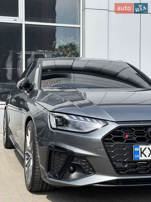 Седан Audi S4 2022 в Киеве