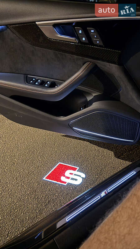 Седан Audi S4 2022 в Киеве