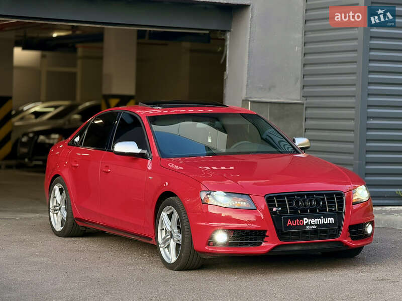 Седан Audi S4 2010 в Харькове