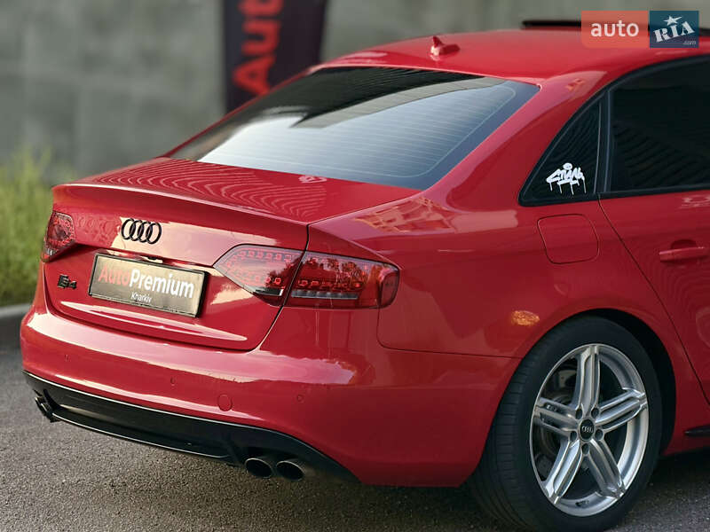 Седан Audi S4 2010 в Харькове