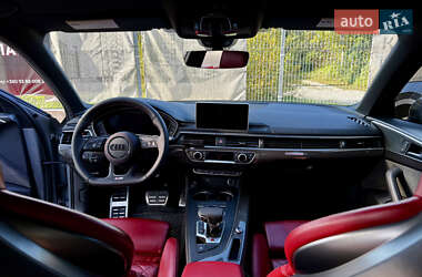 Седан Audi S4 2019 в 