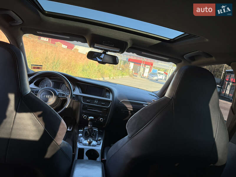Седан Audi S4 2013 в Ровно