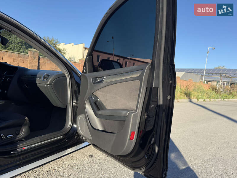 Седан Audi S4 2013 в Ровно
