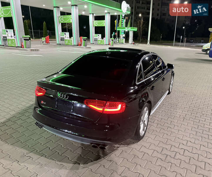 Седан Audi S4 2013 в Ровно