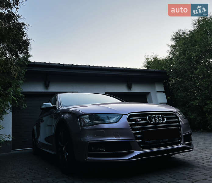 Седан Audi S4 2013 в Одессе