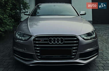 Седан Audi S4 2013 в Обухове