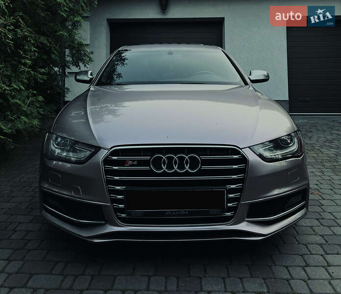 Седан Audi S4 2013 в 