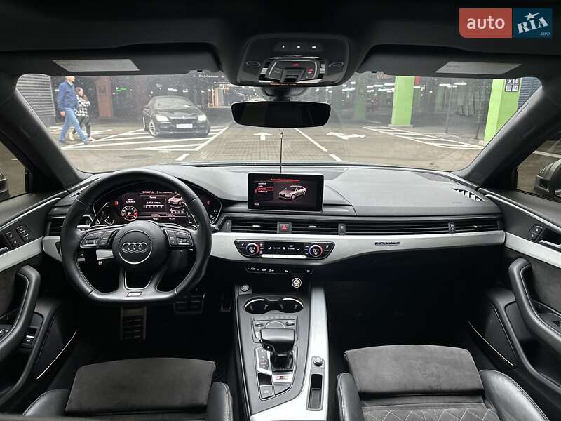 Седан Audi S4 2018 в Киеве
