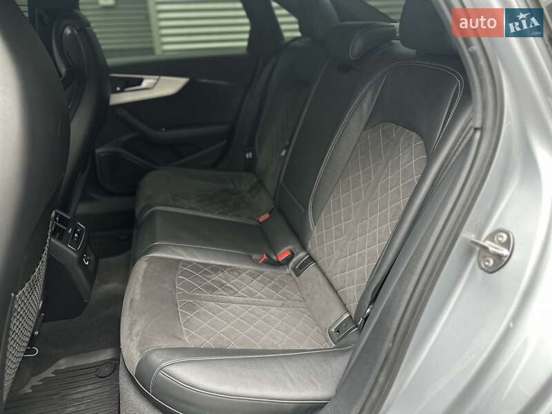 Седан Audi S4 2018 в Киеве