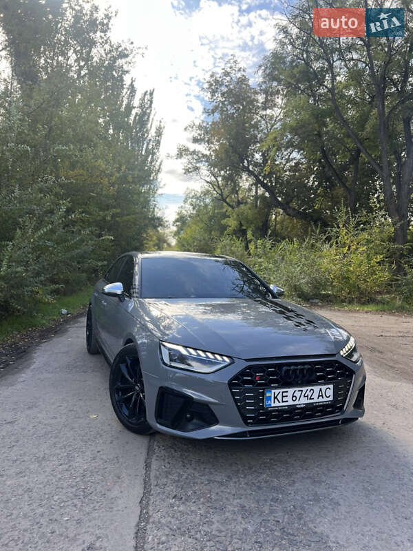 Седан Audi S4 2018 в Кривом Роге