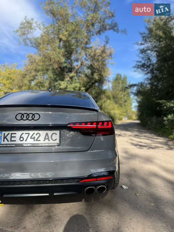 Седан Audi S4 2018 в Кривом Роге