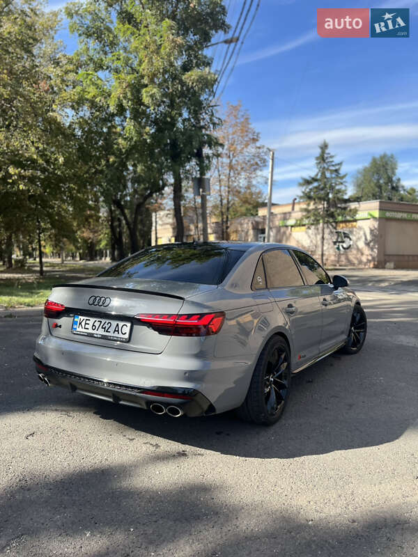 Седан Audi S4 2018 в Кривом Роге