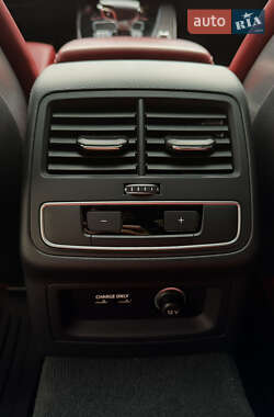 Седан Audi S4 2022 в 
