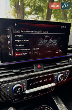 Седан Audi S4 2022 в 