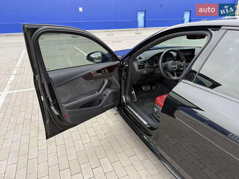 Седан Audi S4 2020 в Виннице