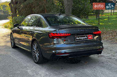 Седан Audi S4 2022 в 