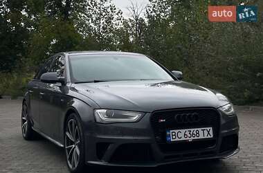 Седан Audi S4 2014 в Стрию