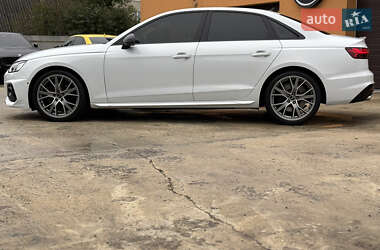Седан Audi S4 2022 в 