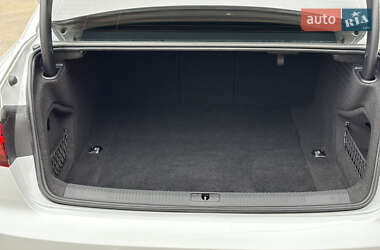 Седан Audi S4 2022 в 