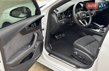 Седан Audi S4 2022 в 