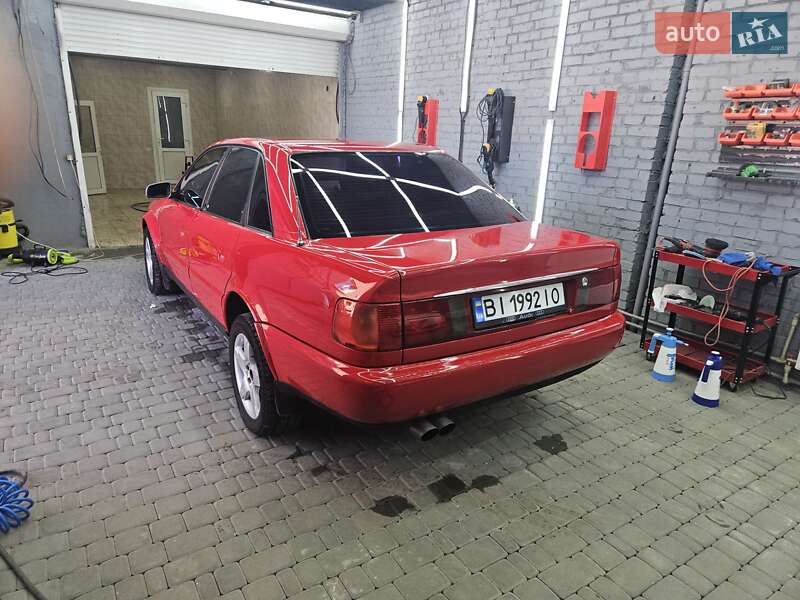 Седан Audi S4 1992 в Полтаве