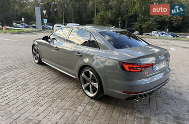Седан Audi S4 2019 в 