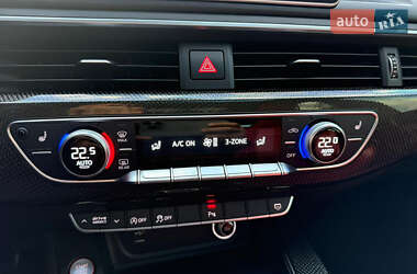 Седан Audi S4 2019 в 