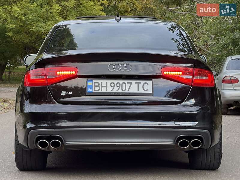 Седан Audi S4 2012 в Одессе