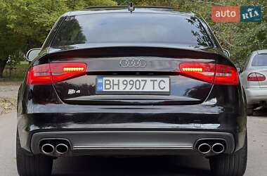 Седан Audi S4 2012 в  фото 8 Седан Audi S4 2012 в
