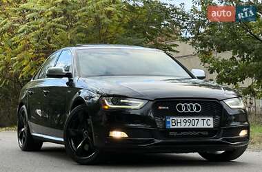 Седан Audi S4 2012 в  фото 23 Седан Audi S4 2012 в
