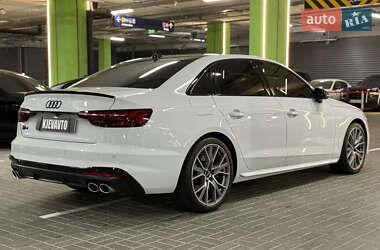Седан Audi S4 2022 в 