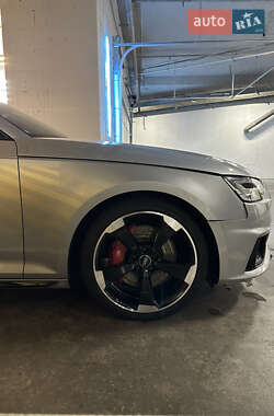 Седан Audi S4 2019 в 