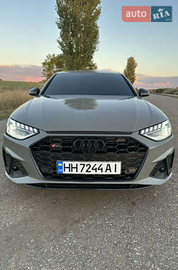 Седан Audi S4 2021 в 