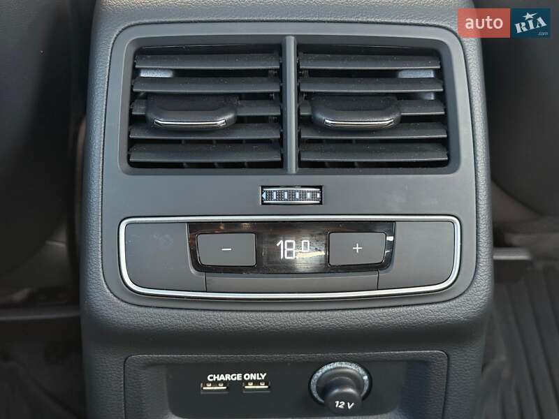 Седан Audi S4 2022 в Львове фото 27 Седан Audi S4 2022 в Львове