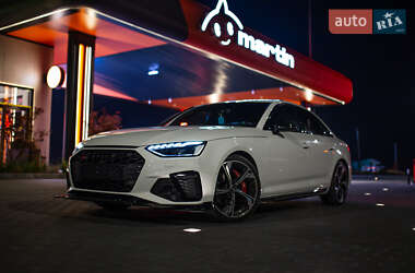 Седан Audi S4 2018 в Черновцах
