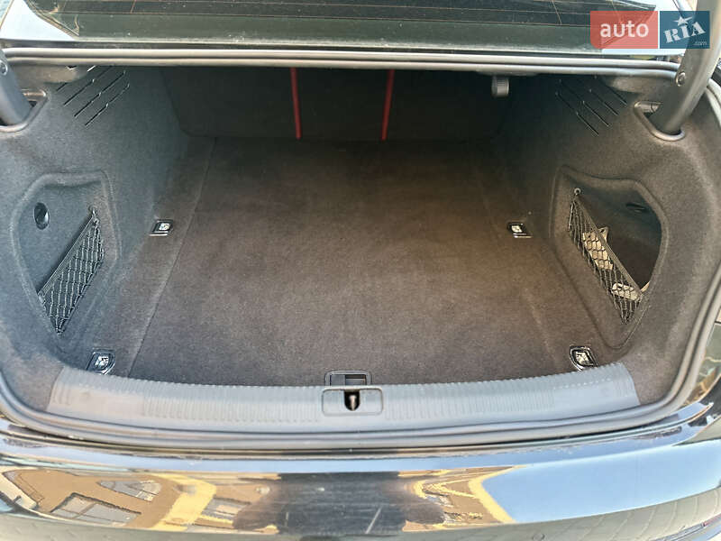 Седан Audi S4 2018 в Ровно