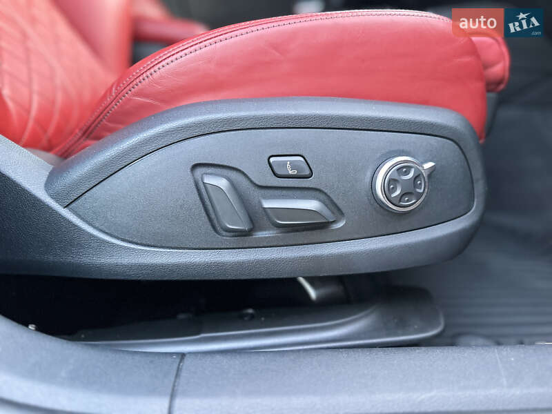 Седан Audi S4 2018 в Ровно