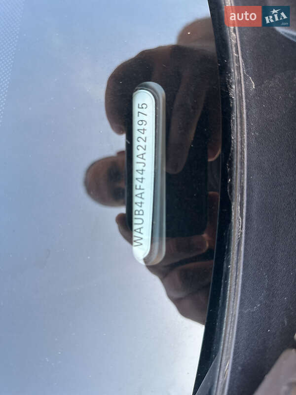 Седан Audi S4 2018 в Ровно