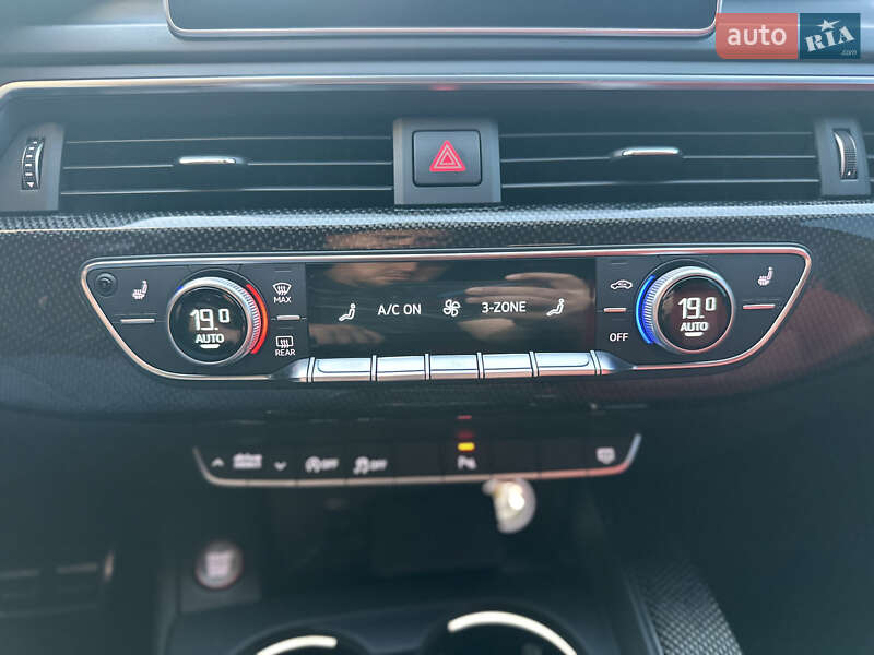 Седан Audi S4 2018 в Ровно