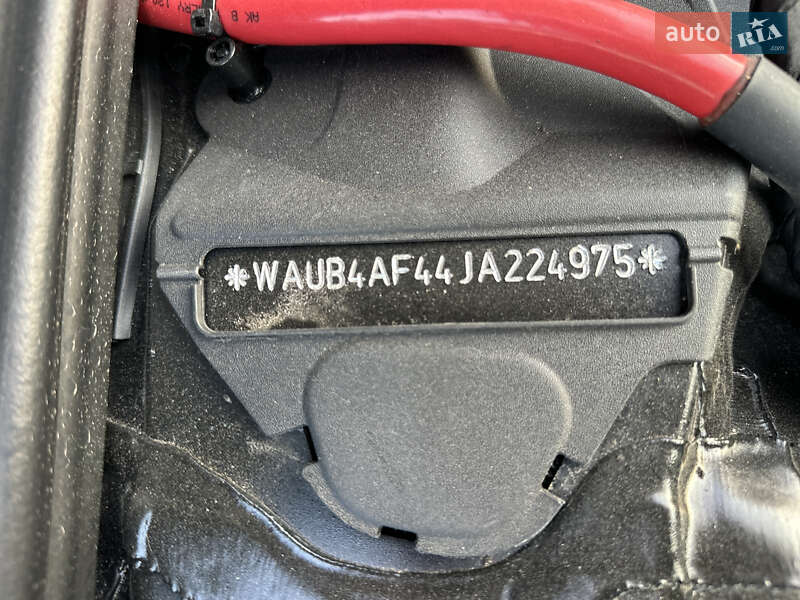 Седан Audi S4 2018 в Ровно