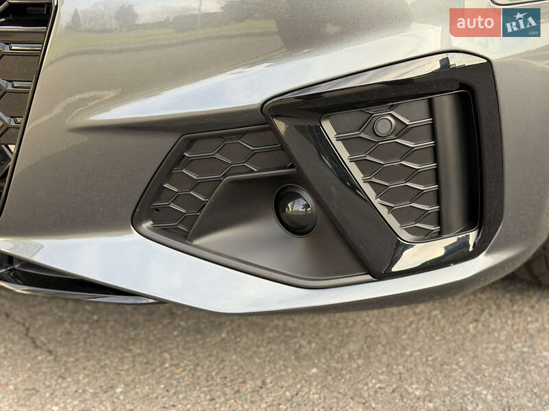 Седан Audi S4 2023 в Киеве