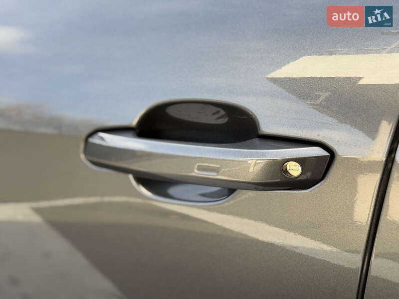 Седан Audi S4 2023 в Киеве