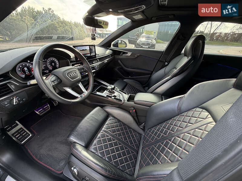 Седан Audi S4 2023 в Киеве