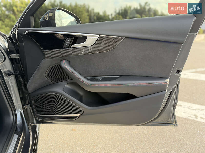 Седан Audi S4 2023 в Киеве