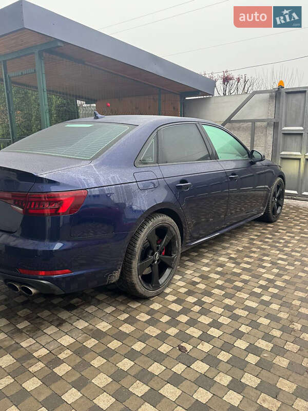 Седан Audi S4 2018 в Харькове