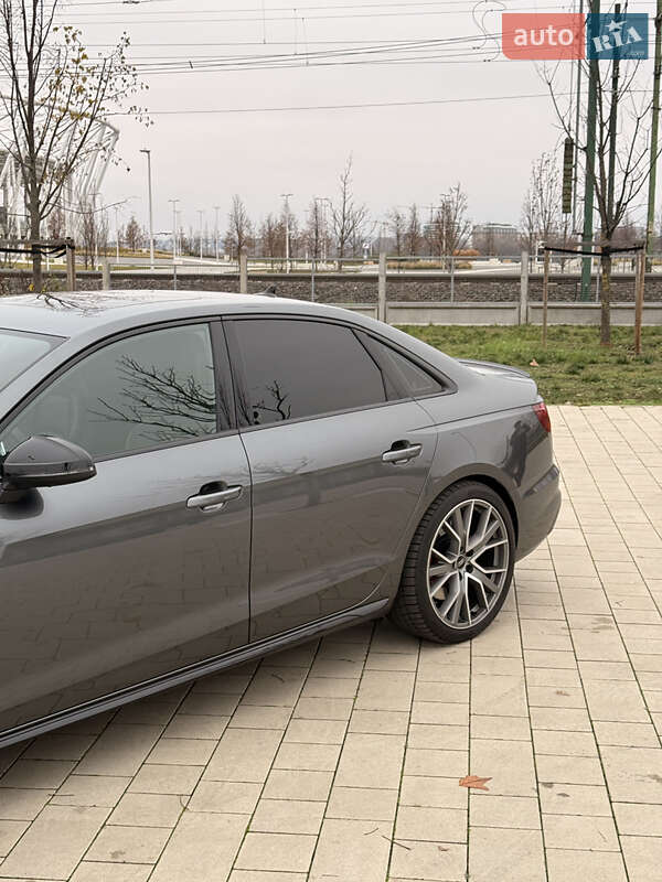 Седан Audi S4 2022 в Киеве
