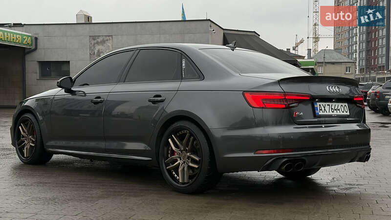 Седан Audi S4 2017 в Ивано-Франковске