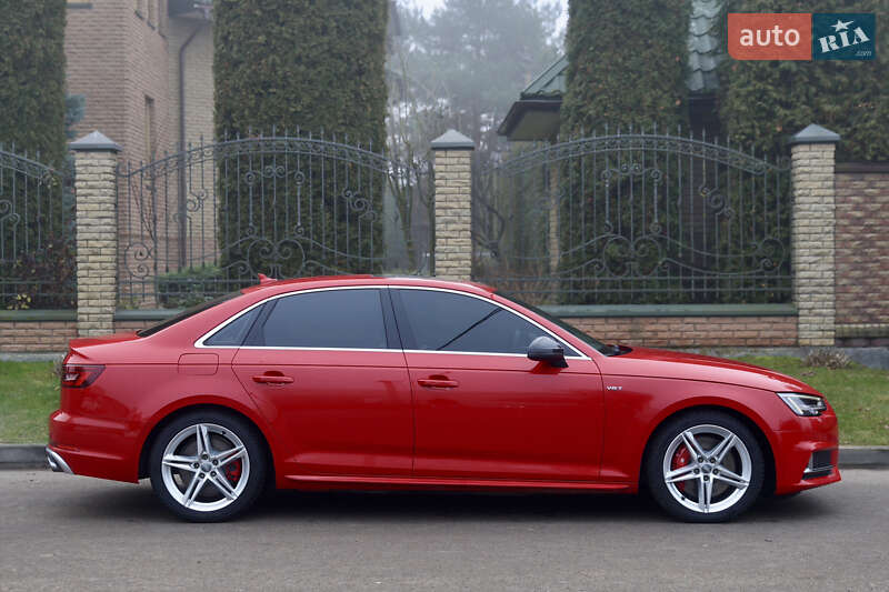 Седан Audi S4 2017 в Луцке